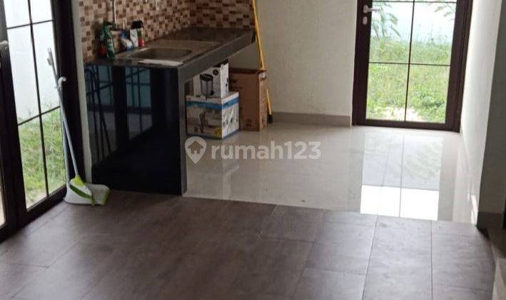 Dijual Rumah Strategis 2 Lantai Cluster Patio Lippo Cikarang 2