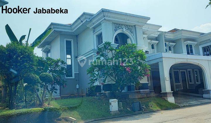 Dijual Rumah Bagus Lokasi Strategis Cluster Emerald Mansion  1