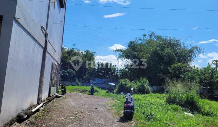 Land Suitable for Investment Near Highway, Market, and Hospital.