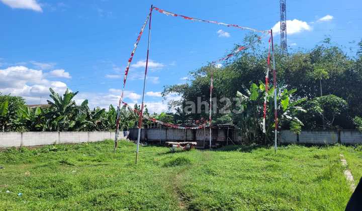 Land Suitable for Investment Near Highway, Market, and Hospital.