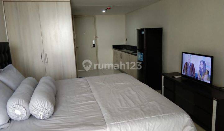 Apartemen Warholl Furnished 3