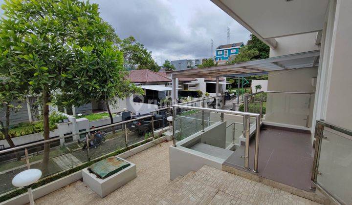 Disewakan Rumah Bagus di Candi Golf Semarang 2