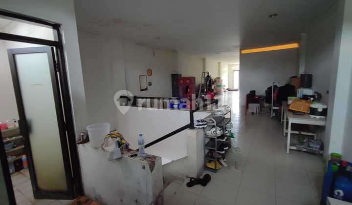 Hot Deal Strategic 3-Story Townhouse in Downtown Pleburan Semarang Near Undip and Simpang Lima 2