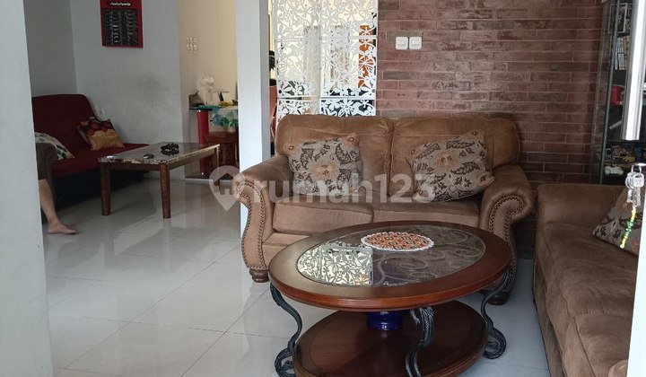 Rumah Furnished Nyaman Siap Huni di Sawojajar  9