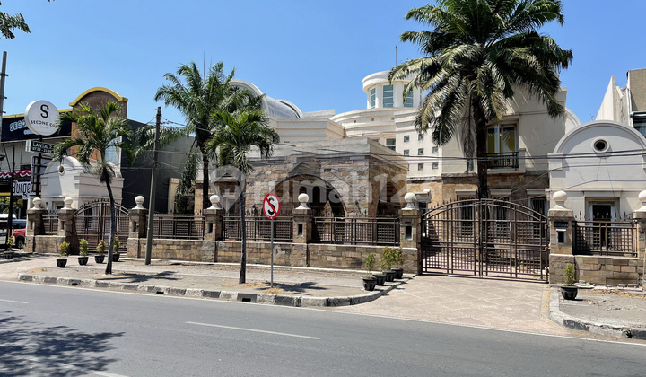 Jual Rumah Raya Dharmahusada Indah MERR deretan Galaxy Mall selisih 4 rumah untuk usaha, bisnis apapun Jual Rumah Raya Dharmahusada Indah MERR deretan Galaxy Mall selisih 4 rumah untuk usaha, bisnis apapun