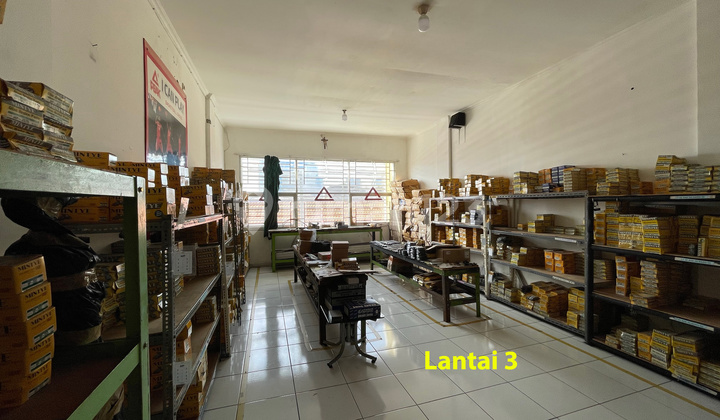 FOR SALE, SHOPHOUSE IN KEDUNGDORO, CENTRAL SURABAYA, AUTOMOTIVE BUSINESS AREA 2