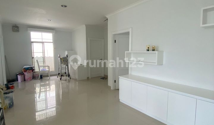 Disewakan Rumah di Bgm Pik Cluster Akasia Uk 230m2 Dengan 4 Kamar Tidur Semi Furnish Sudah Rapi Siap Huni