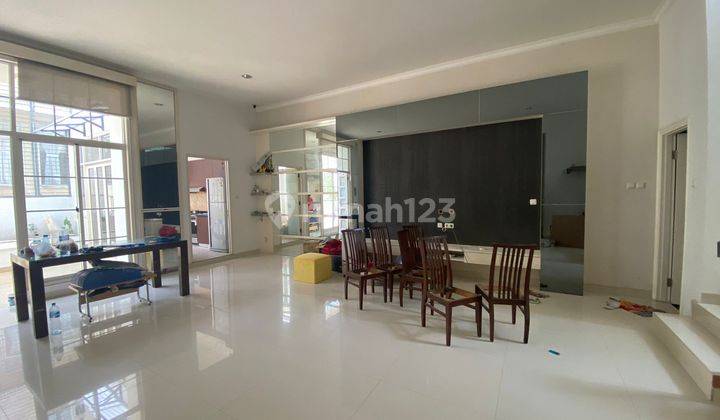 Disewakan Rumah di Bgm Pik Cluster Akasia Uk 230m2 Dengan 4 Kamar Tidur Semi Furnish Sudah Rapi Siap Huni