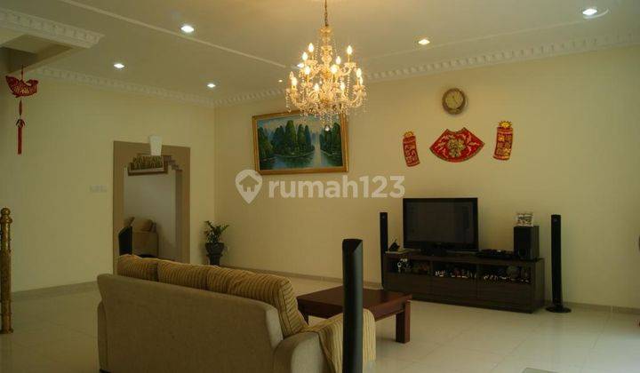 Rumah Rome Luas 250m2 Pantai Indah Kapuk Pik, Murah Bagus  1