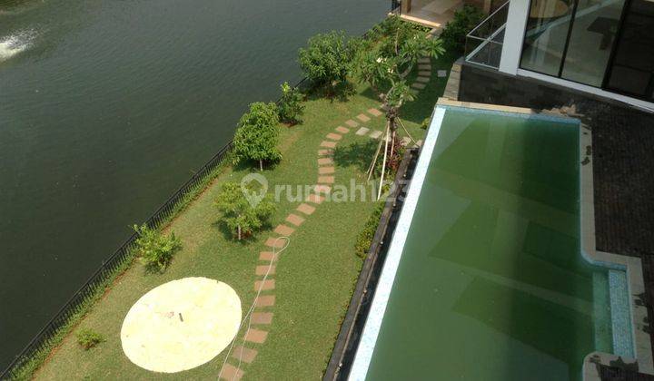 Infinity Swimming Pool Rumah Ebony Pik Lt 1.160 M2 1