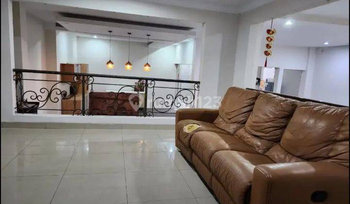 Hadap Utara Rumah Rome Pik Luas 250m2 2