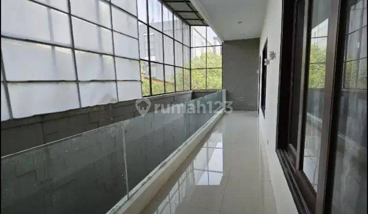 Hadap Utara Rumah Rome Pik Luas 250m2 2