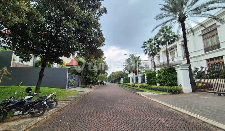 Hadap Utara Barat Kavling Taman Golf Timur Pik Luas 1200 m2