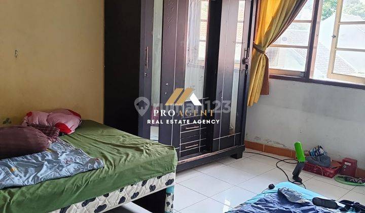 kamar tidur dijual rumah 2 lantai siap