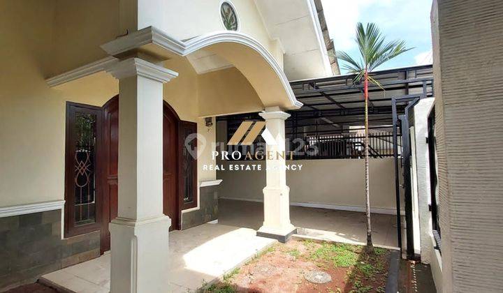teras dijual rumah 2 lantai shm