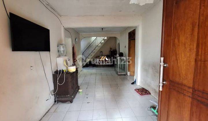 ruang keluarga dijual rumah semi furnish di