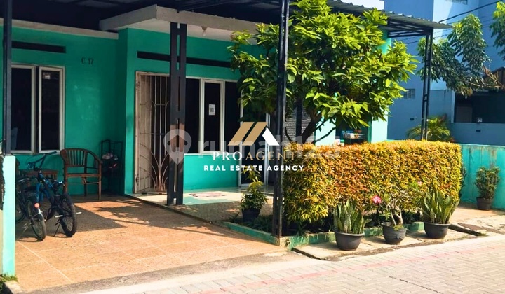 Strategic Hook House Suitable for Business & Residence in Kirana Residence Cibinong 1