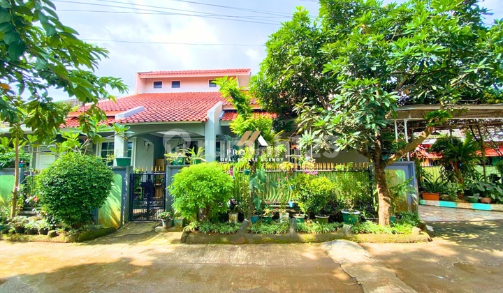 Comfortable residence with a green and serene atmosphere.