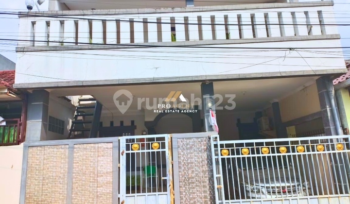 Strategic 2-Story Residence in Bogor City with Access to Highway and Bogor Station Strategic 2-Story Residence in Bogor City with Access to Highway and Bogor Station