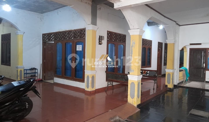 Properti Produktif! Rumah Kontrakan Skala Besar, Cocok untuk Kost, Karyawan, atau Mahasiswa