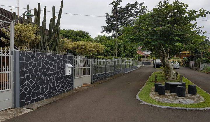 Rumah Luas di Komplek Kpkn 1