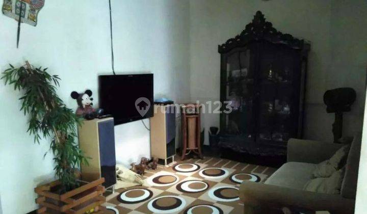 Rumah Luas di Komplek Kpkn 7