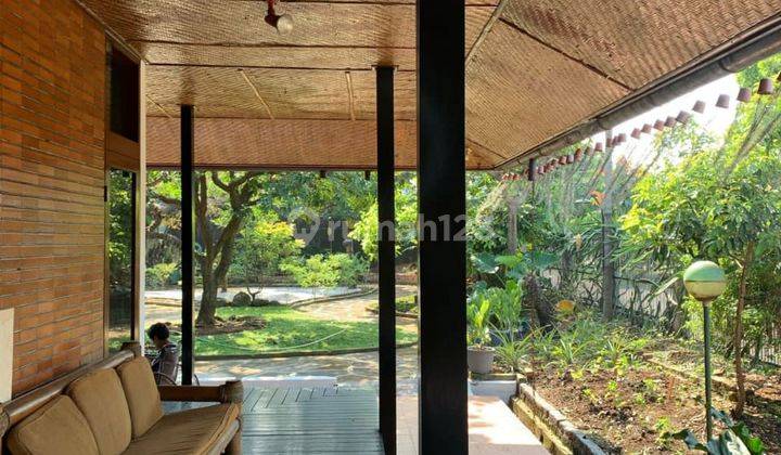 Rumah Luas di Komplek Kpkn 13