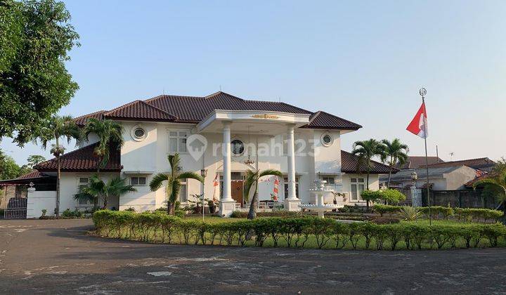 Rumah Besar Dekat Istana Bogor Siap Huni di Cilendek, Bogor 1