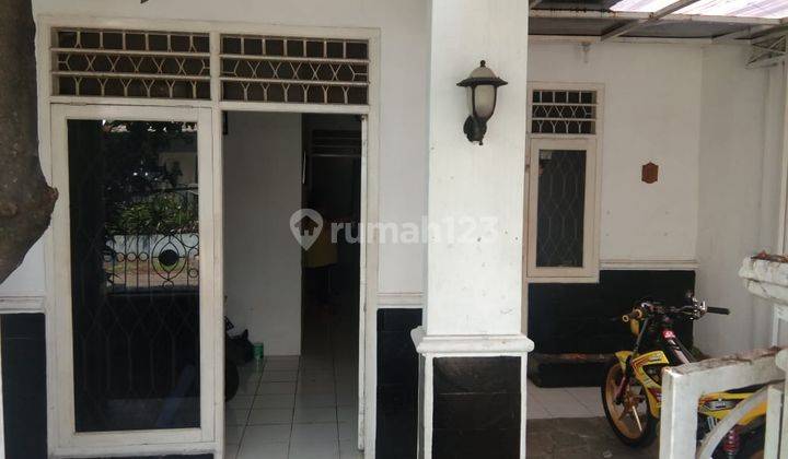 Rumah Dijual Dekat Pintu Tol Borr di Perumahan Ciluar Asri 12