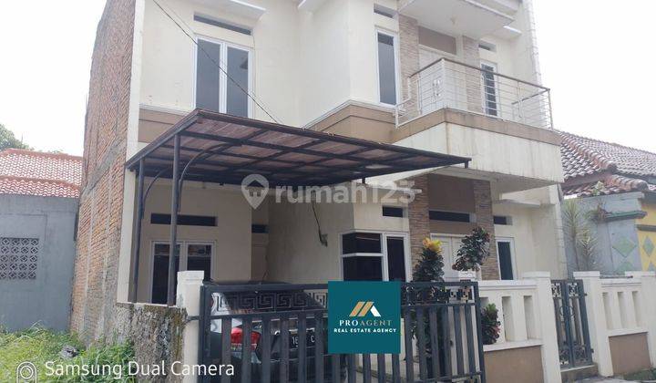 Rumah Dijual 2 Lantai Siap Huni di Villa Ratu Endah, Bogor 1