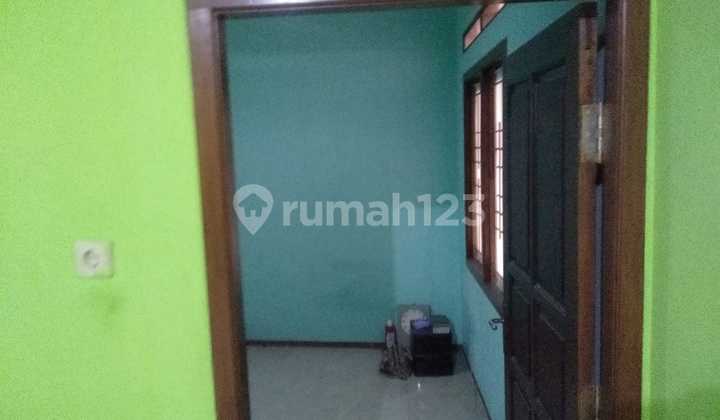 Rumah 2 Lantai Dijual di Jl. Layung Sari, Empang 10