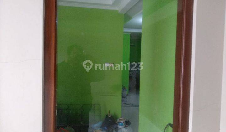 Rumah 2 Lantai Dijual di Jl. Layung Sari, Empang 16