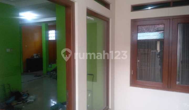 Rumah 2 Lantai Dijual di Jl. Layung Sari, Empang 18