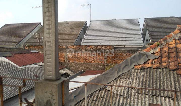 Rumah 2 Lantai Dijual di Jl. Layung Sari, Empang 27