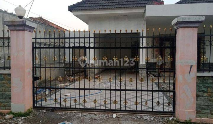 Dijual Rumah Luas Siap Huni di Jalan Wika Kencana, Tanah Sareal 1