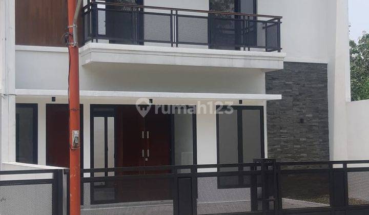 Dijual Rumah 2 Lantai di Tanah Baru Kota Bogor 1