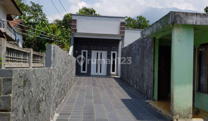 Rumah Dijual 2 Bangunan Siap Huni View Gunung di Cigombong 1