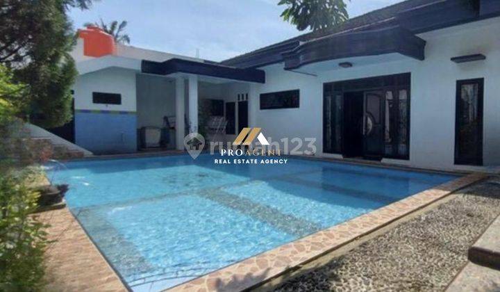 kolam renang dijual rumah besar hook furnished