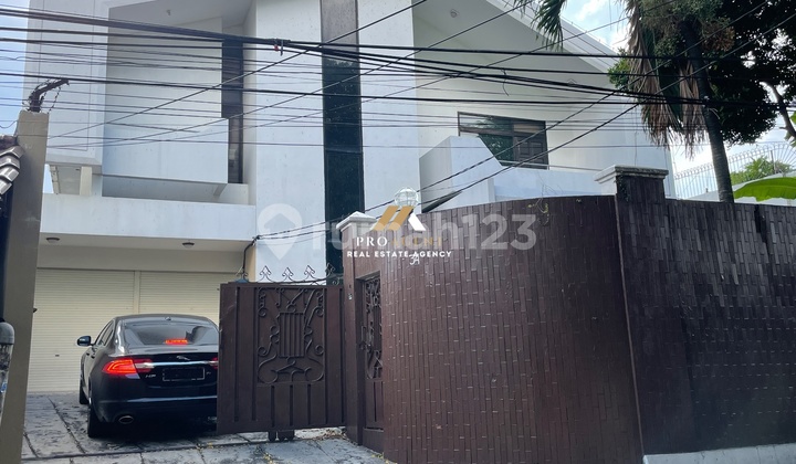 Dijual Rumah Mewah Plus Kolam Renang di Jl. Bangka, Jakarta Selatan 2