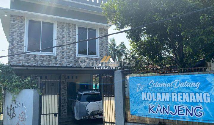 Dijual Villa 3 Lantai Plus Kolam Renang di Tamansari, Bogor 2