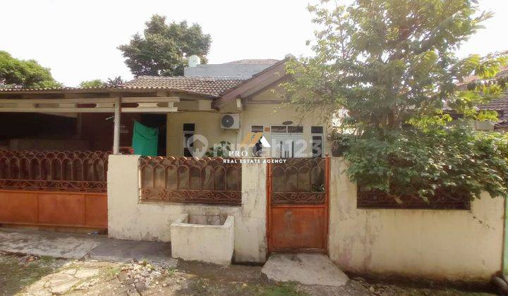 tampak depan dijual rumah siap huni di