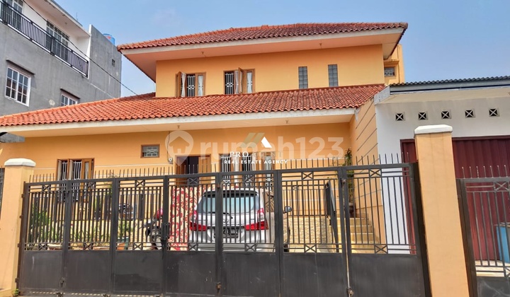 2-Storey Residence with a Spacious and Comfortable Yard