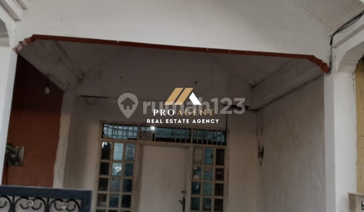 For Sale 2-Story House Near Toll Road in Lembah Hijau Housing Estate - Depok