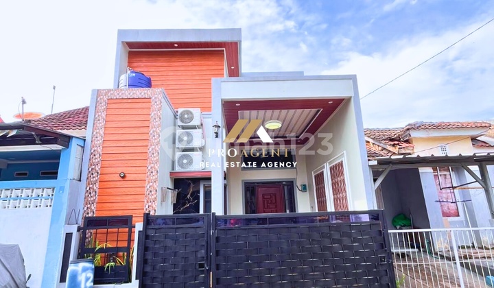 Rumah 2 Lantai Siap Huni - Fulll Furnished dan Lokasi Nyaman