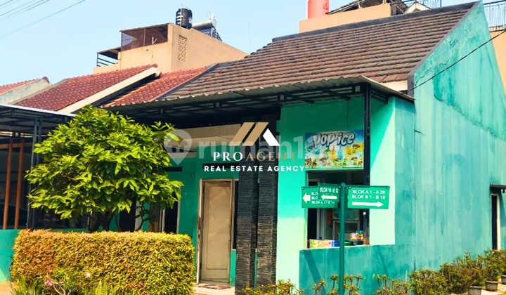 Strategic Hook House Suitable for Business & Residence in Kirana Residence Cibinong 2