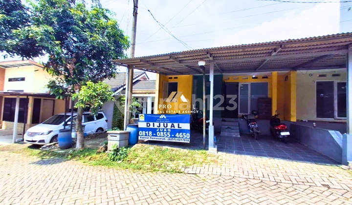 Rumah Minimalis dengan Carport Muat 2 Mobil - Siap Huni