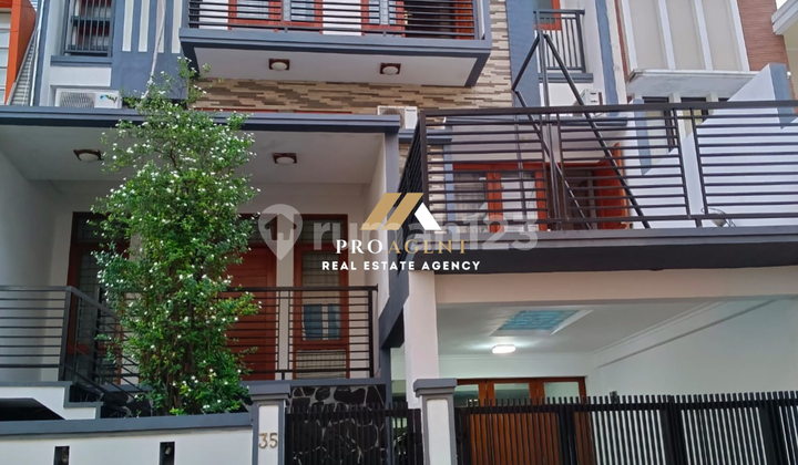 Beautiful 4-Story House, Move-In Ready - Strategic Location Beautiful 4-Story House, Move-In Ready - Strategic Location