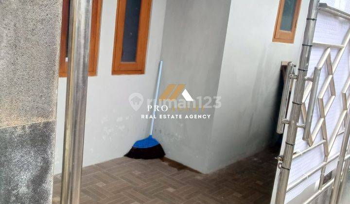 tampak depan dijual rumah shm 2 lantai