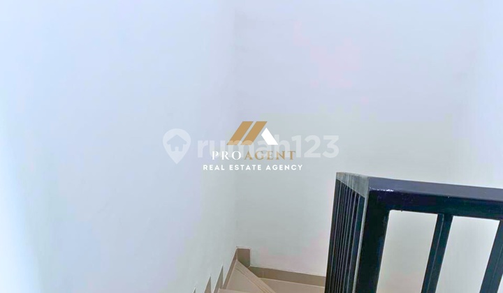 Two-Story Men's Boarding House in Dramaga 2