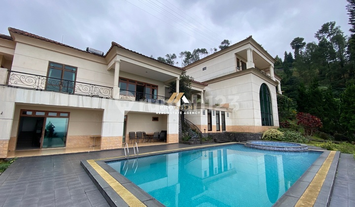 Dijual Villa View Gunung Full Furnish di Megamendung Bogor